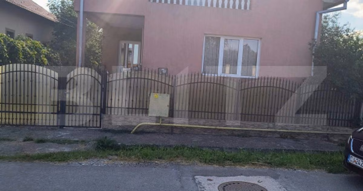 Casă individuală de vânzare cu 4 camere, mobilată în Dej