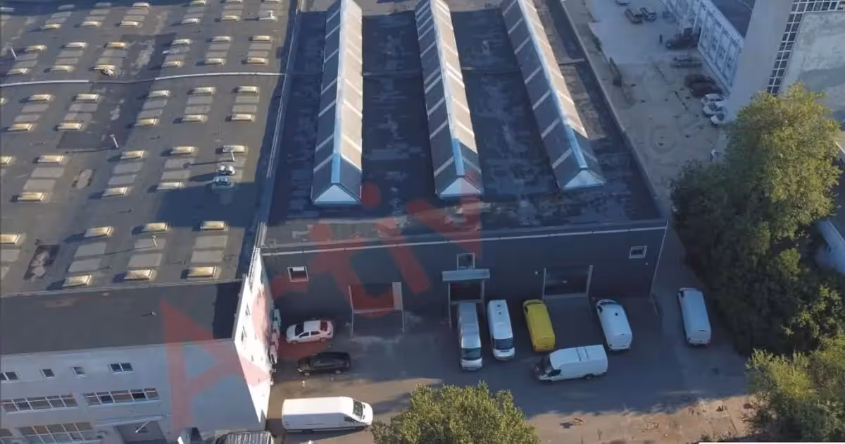 Spațiu industrial de vânzare 700 mp în zona Sud, Sector 4