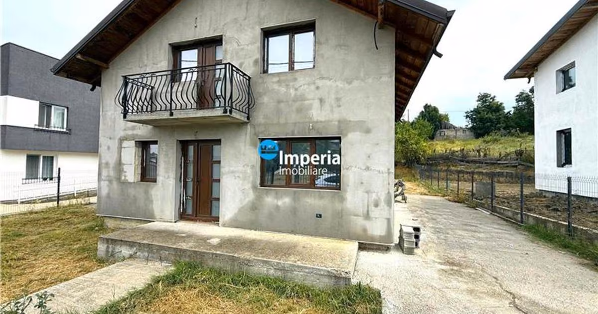 Casă individuală de vânzare cu 4 camere în Cornești