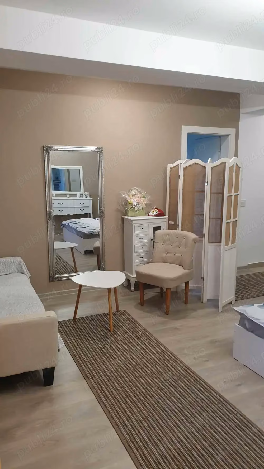Garsoniera de închiriat
