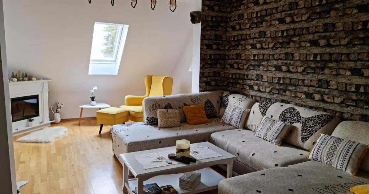 Apartament de vânzare cu 4 camere, mobilat în Sinaia