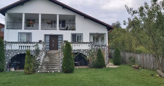 Casă Surani