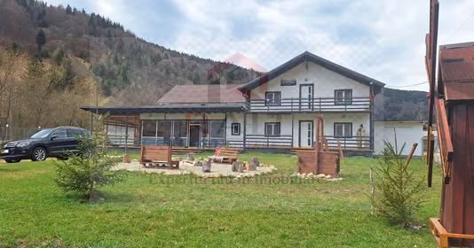 Casă Rucăr