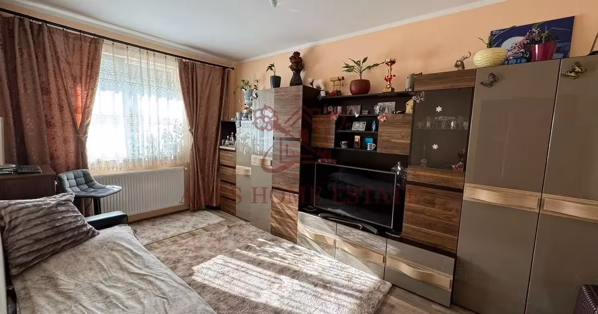 Apartament de vânzare cu 3 camere, mobilat în Giroc