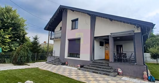 Casă Săbăreni