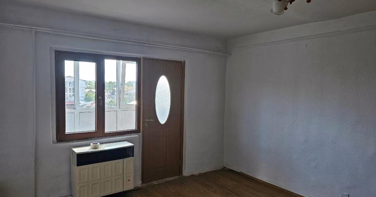 Apartament de vânzare cu 3 camere în zona Micro 5, Buzău