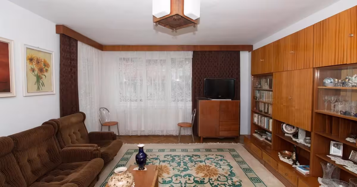 Apartament de vânzare cu 3 camere, mobilat în zona Centrul Istoric, Brașov