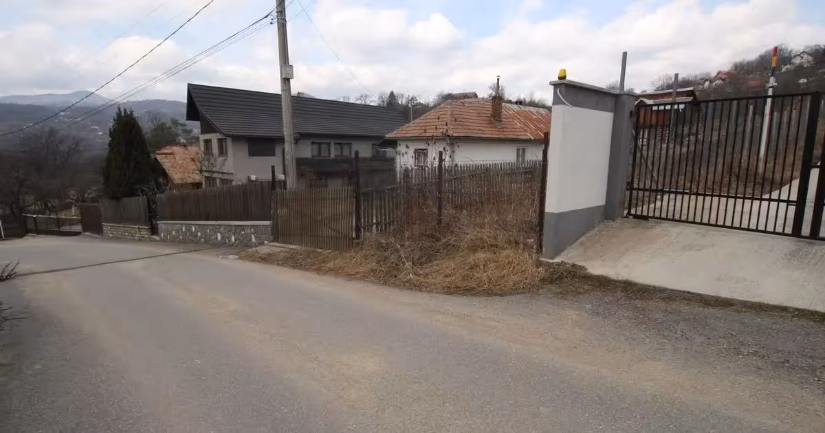 Teren agricol intravilan de vânzare de 4670 mp, în Comarnic