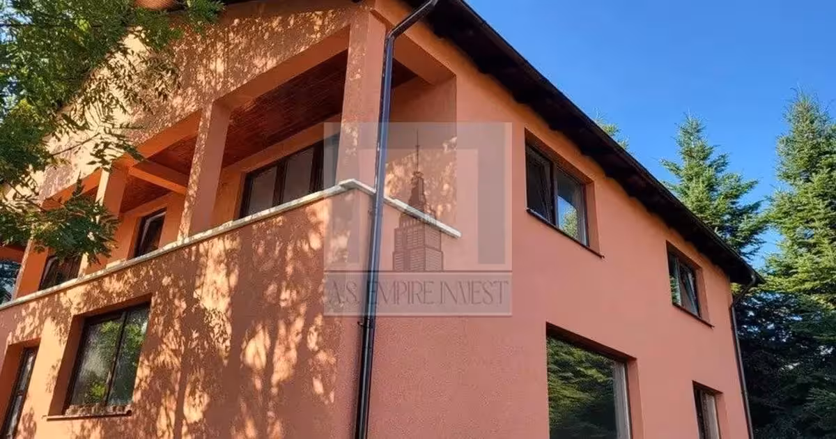Casă individuală de vânzare cu 7 camere în Săcele