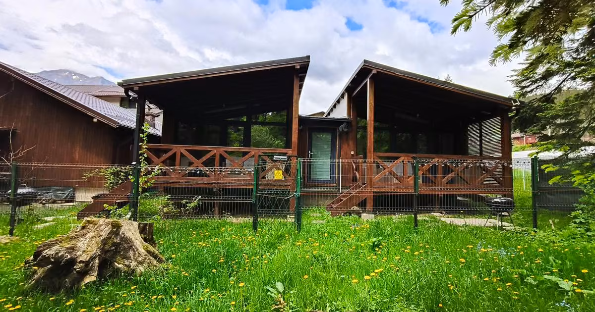 Casă de vânzare cu 4 camere în Bușteni