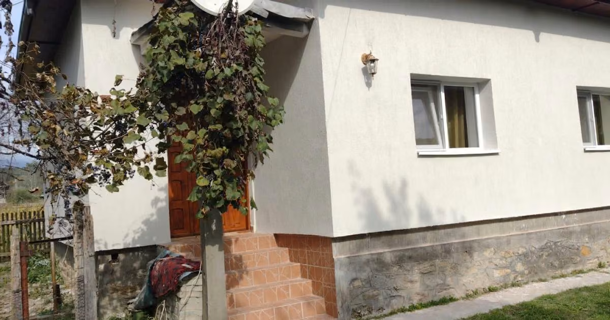 Casă individuală de vânzare cu 4 camere, mobilată în Stoenești