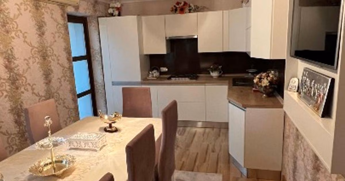 Casă individuală de vânzare cu 5 camere, mobilată în Zăvoi