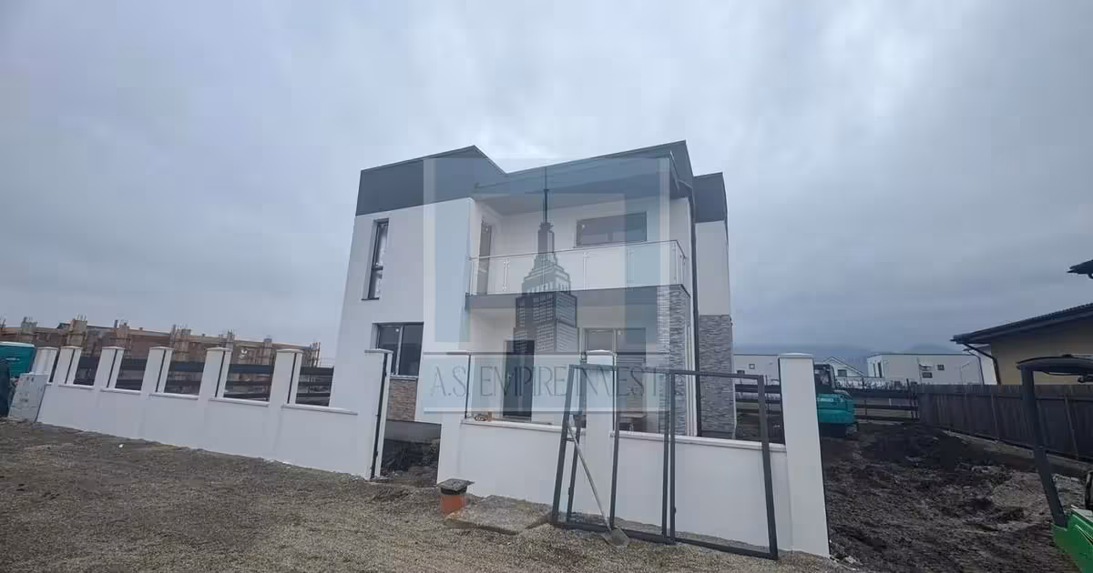 Casă individuală de vânzare cu 4 camere în Cristian