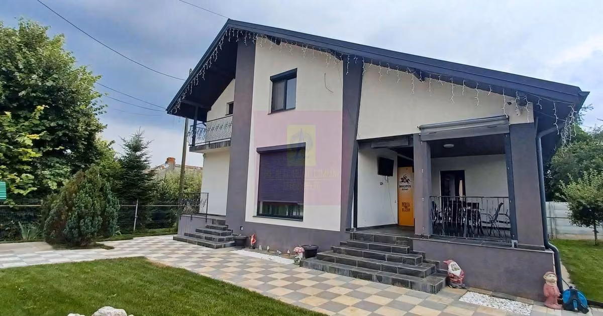 Casă individuală de vânzare cu 4 camere, mobilată în Săbăreni