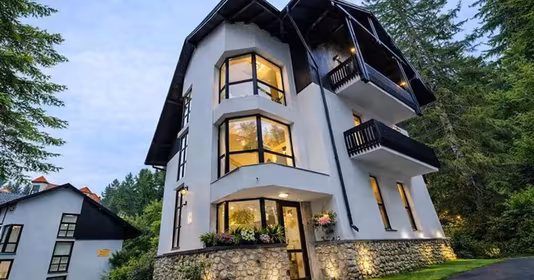 Spațiu comercial Exterior Est