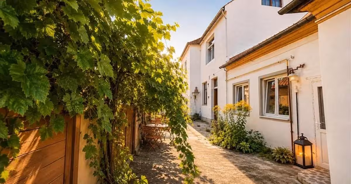 Apartament de vânzare cu 2 camere, mobilat în zona Central, Brașov
