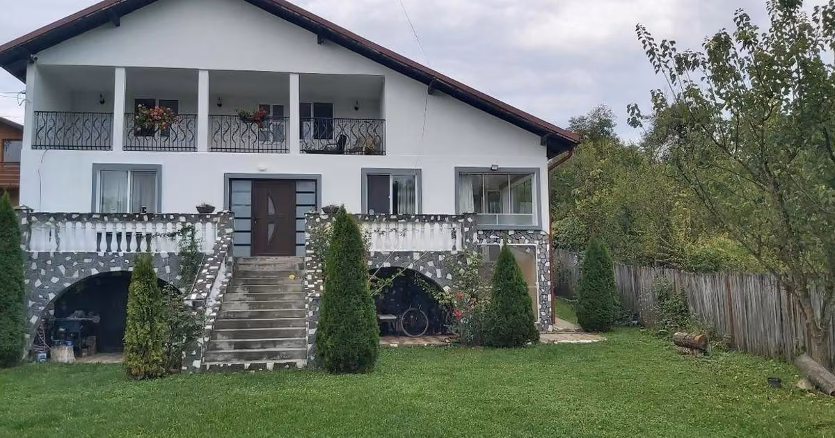 Casă individuală de vânzare cu 6 camere, mobilată în Surani