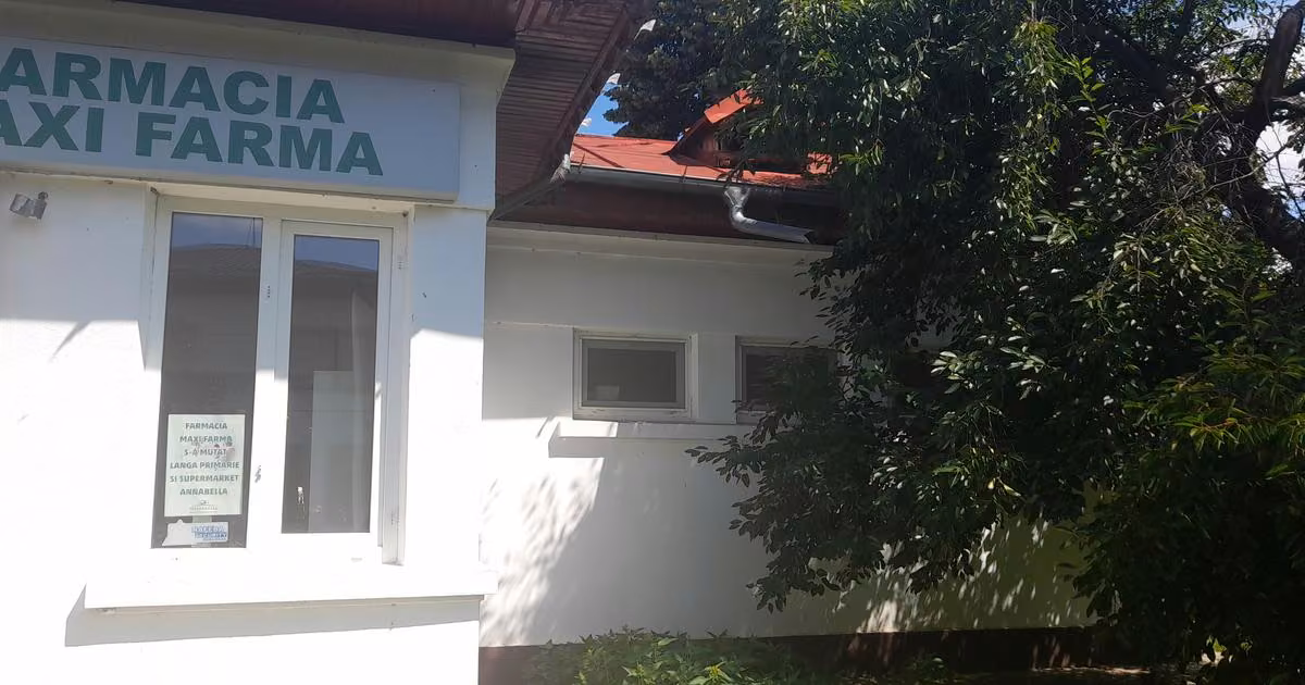 Casă de vânzare cu 6 camere în Dărmănești
