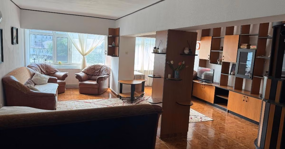 Apartament de vânzare cu 3 camere în Slănic-Moldova