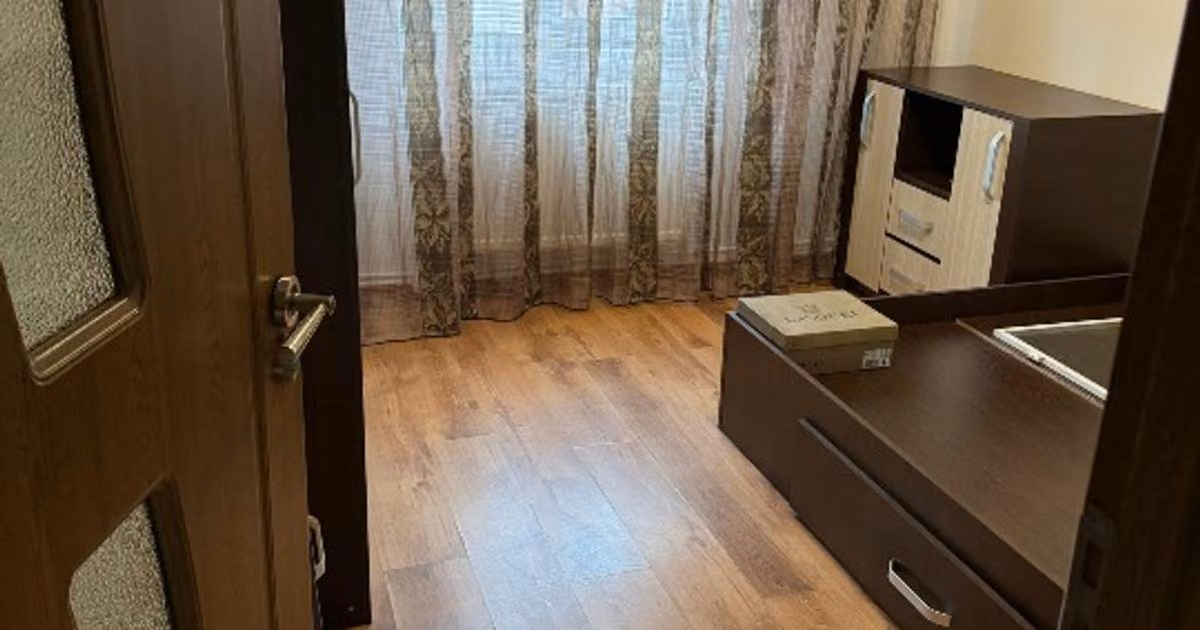 Apartament de vânzare cu 3 camere, mobilat în Oltenița