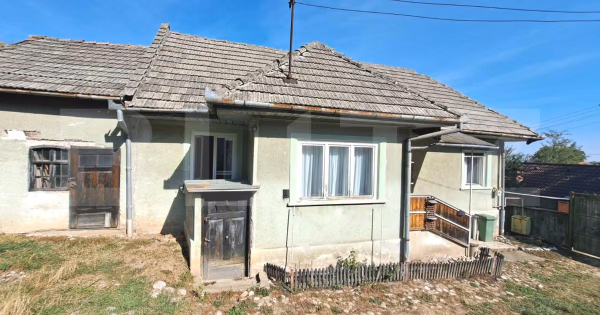 Casă individuală de vânzare cu 2 camere, mobilată în Săcele