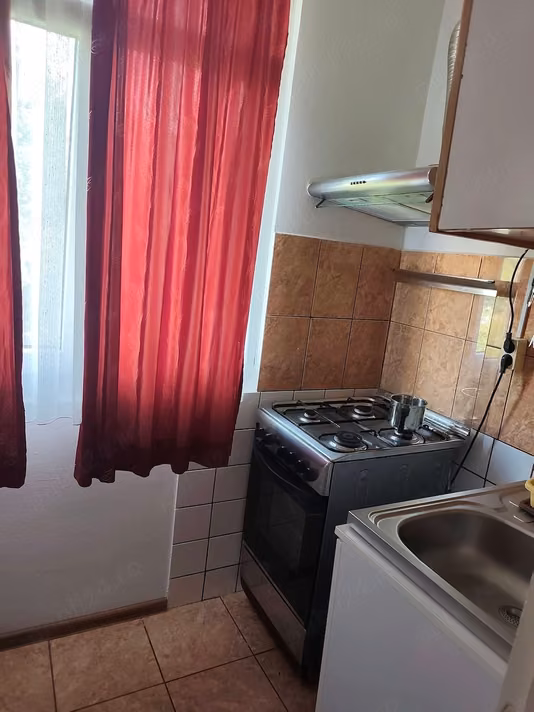 Apartament benzinaria Colhoz / market Andrei