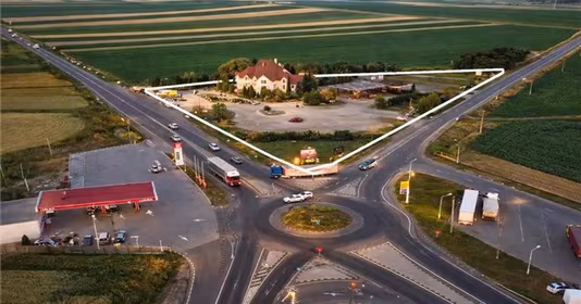 Spațiu comercial Exterior Est
