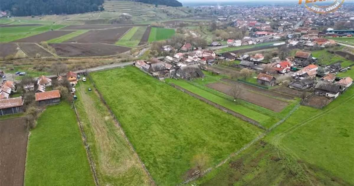 Teren Construcții intravilan de vânzare de 8000 mp, în Sânzieni