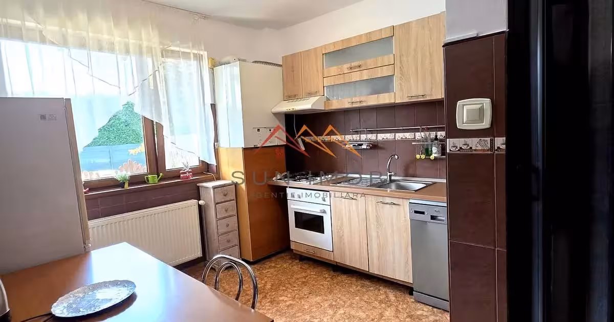 Casă individuală de vânzare cu 3 camere, mobilată în Câmpina
