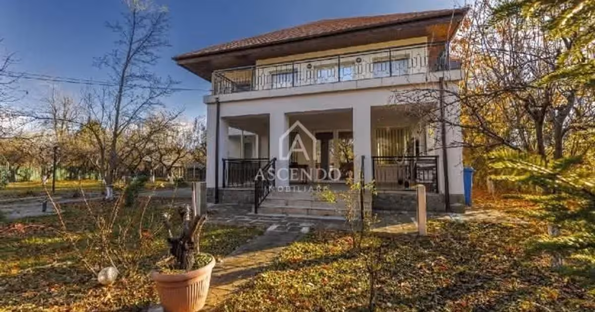 Casă individuală de vânzare cu 6 camere, mobilată în Breaza