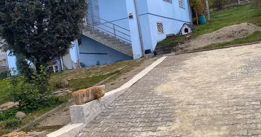 Casă Periferie