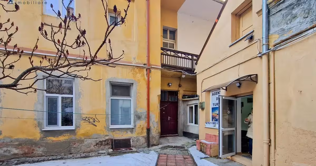 Birou de vânzare 20 mp în zona Centrul Istoric, Brașov