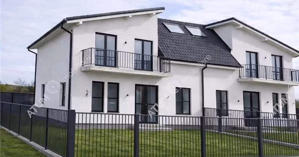 Duplex de vânzare cu 5 camere în Șelimbăr