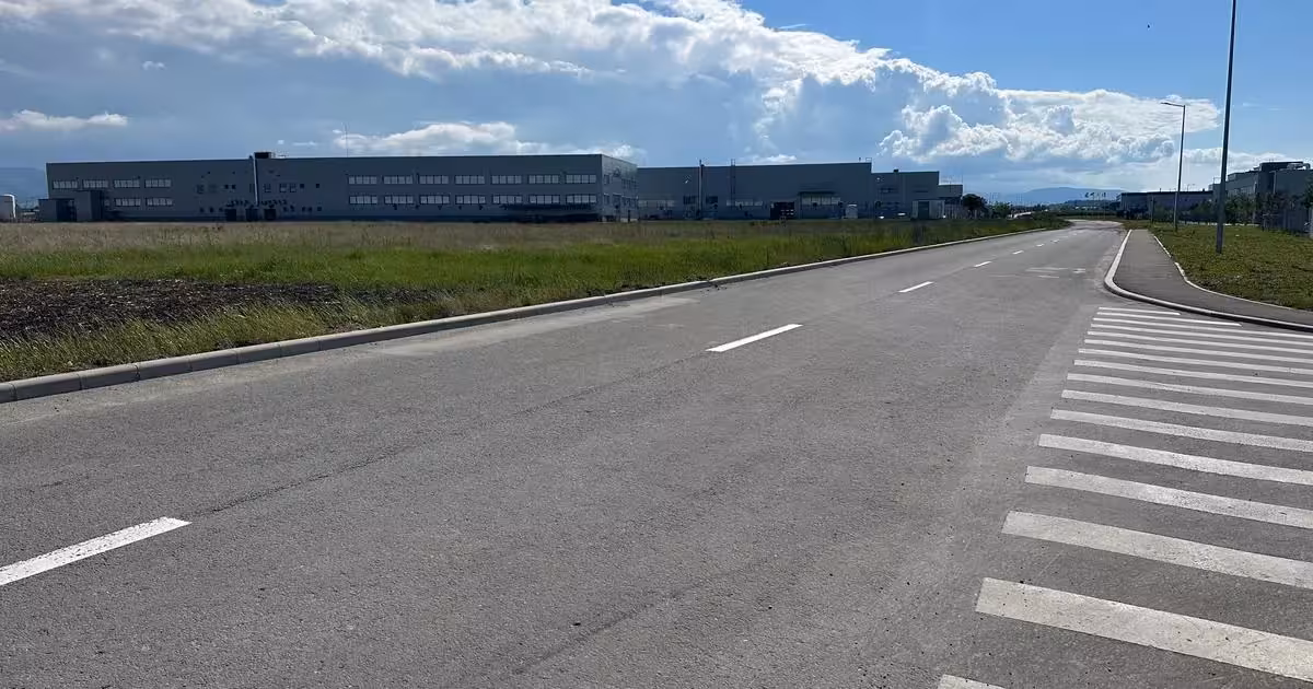 Teren Construcții intravilan de vânzare de 9000 mp, în zona Industrial Vest, Sibiu