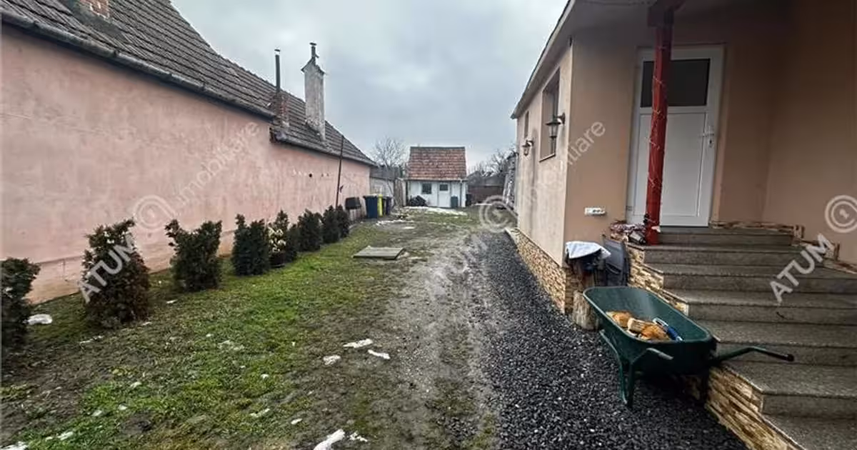 Casă individuală de vânzare cu 4 camere, mobilată în Cristian