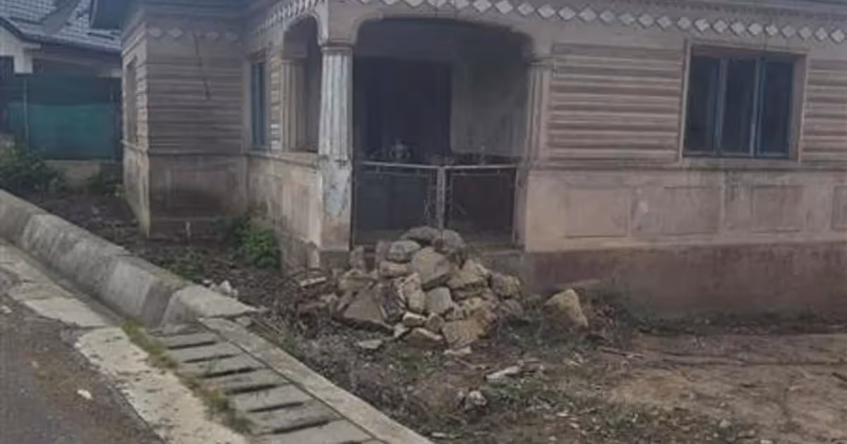 Casă de vânzare cu 2 camere în zona 9 Mai, Bacău