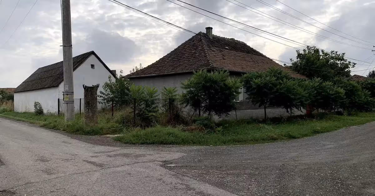 Casă de vânzare cu 4 camere în Otelec