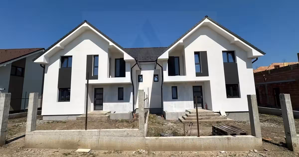 Duplex de vânzare cu 6 camere în Șura Mare