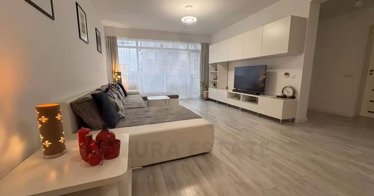 Apartament de vânzare cu 3 camere, mobilat în Șelimbăr