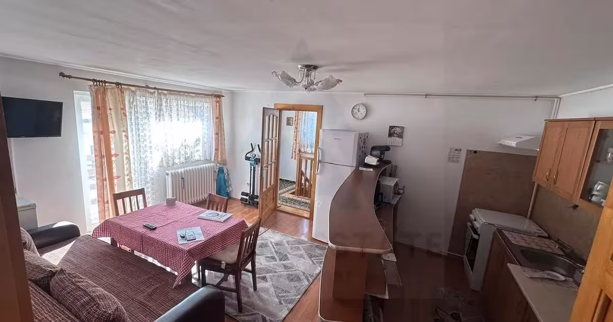 Apartament de vânzare cu 3 camere, mobilat în zona Central, Sibiu