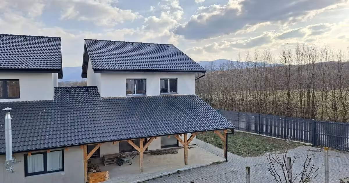 Casă individuală de vânzare cu 4 camere în Cisnădie