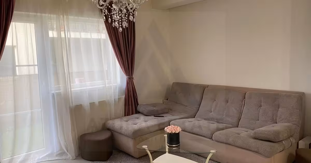 Apartament de vânzare cu 3 camere, mobilat în Șelimbăr