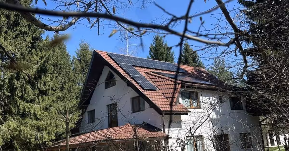 Casă individuală de vânzare cu 7 camere, mobilată în Porumbacu de Sus