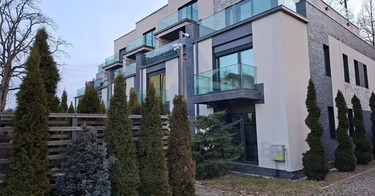 Casă de vânzare cu 6 camere, mobilată în zona Calea Dumbrăvii, Sibiu