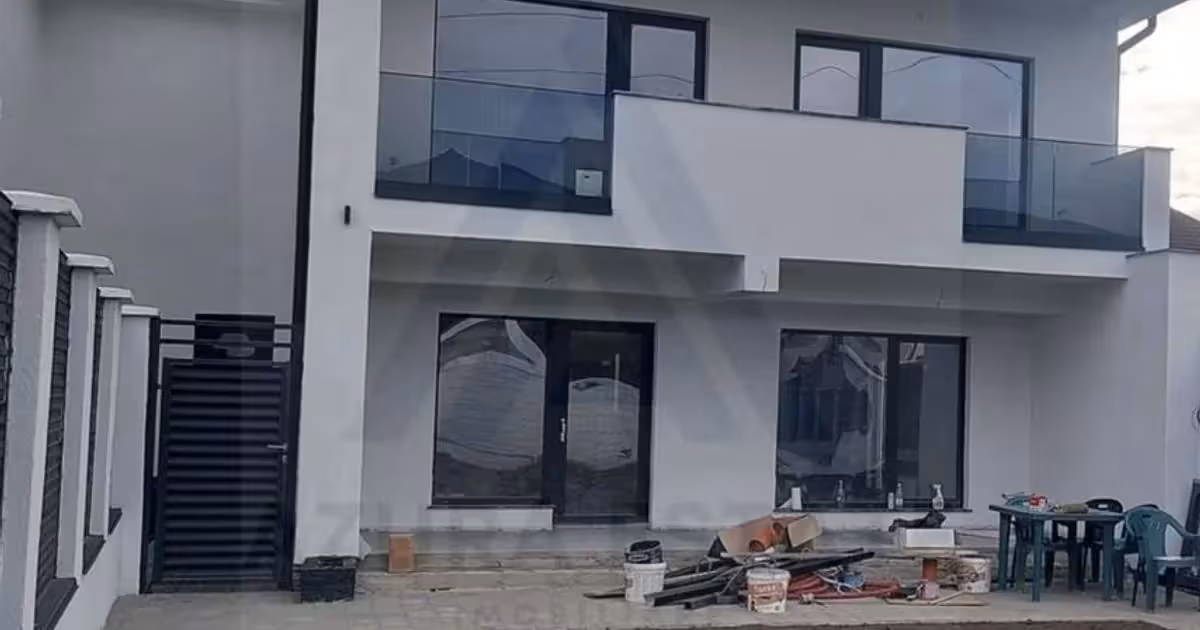 Casă individuală de vânzare cu 4 camere în Șelimbăr