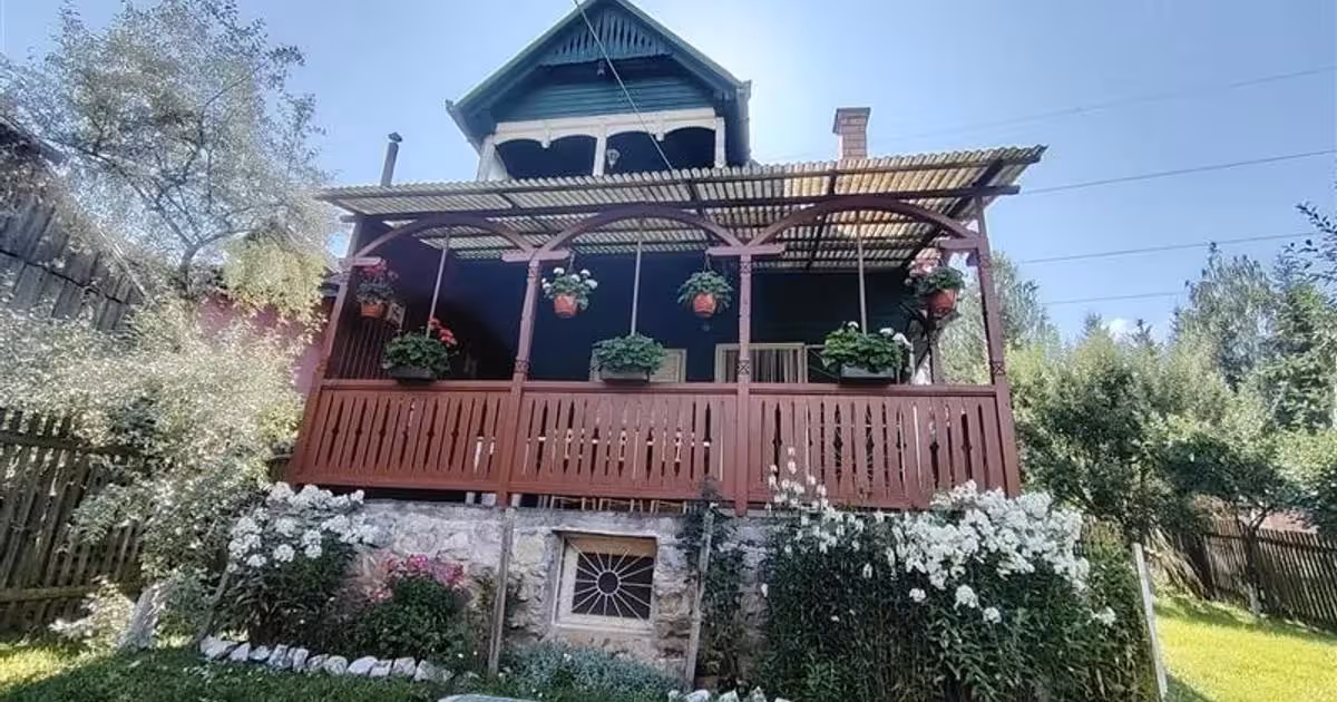 Casă individuală de vânzare cu 4 camere în Gheorgheni