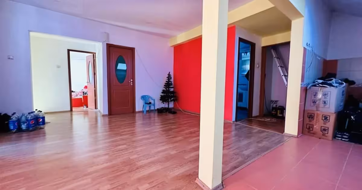 Casă individuală de vânzare cu 6 camere în zona Brâncoveanu, Sector 4