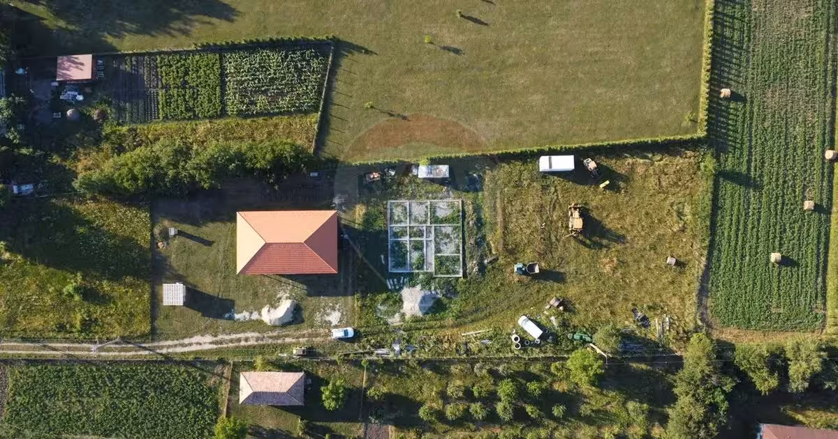 Teren Construcții intravilan de vânzare de 2263 mp, în Jucu de Sus