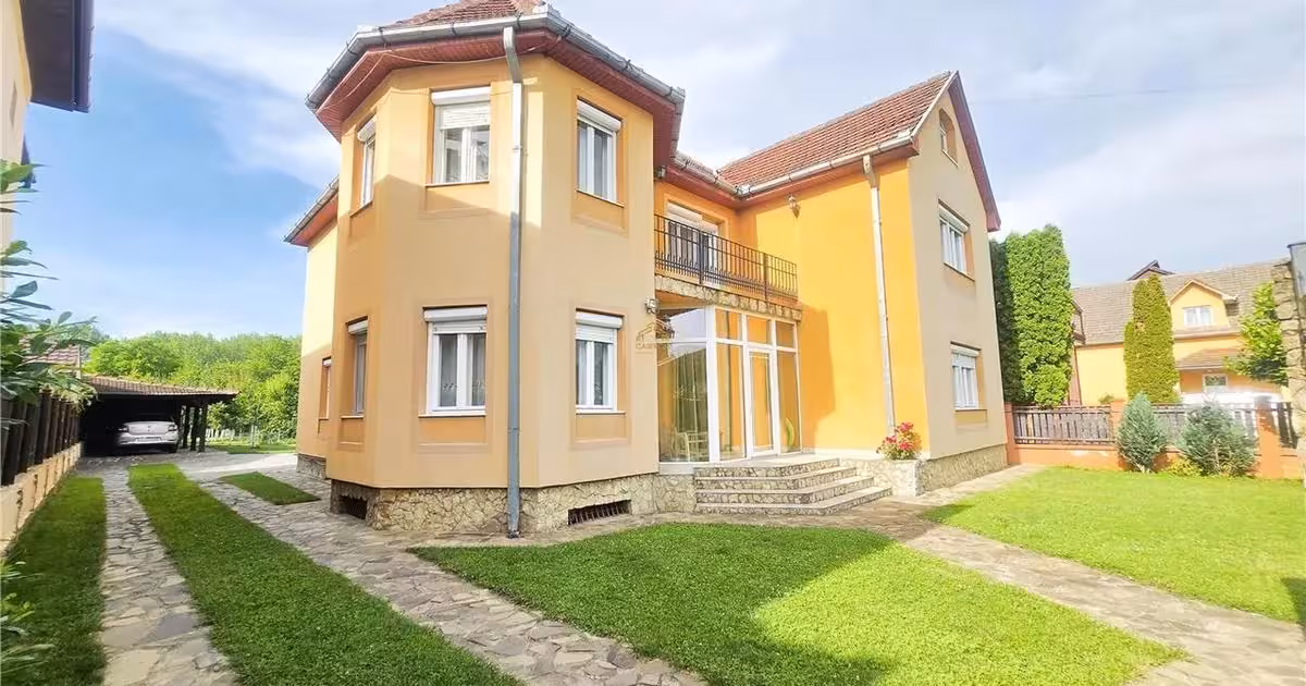 Casă individuală de vânzare cu 7 camere în Satu Mare