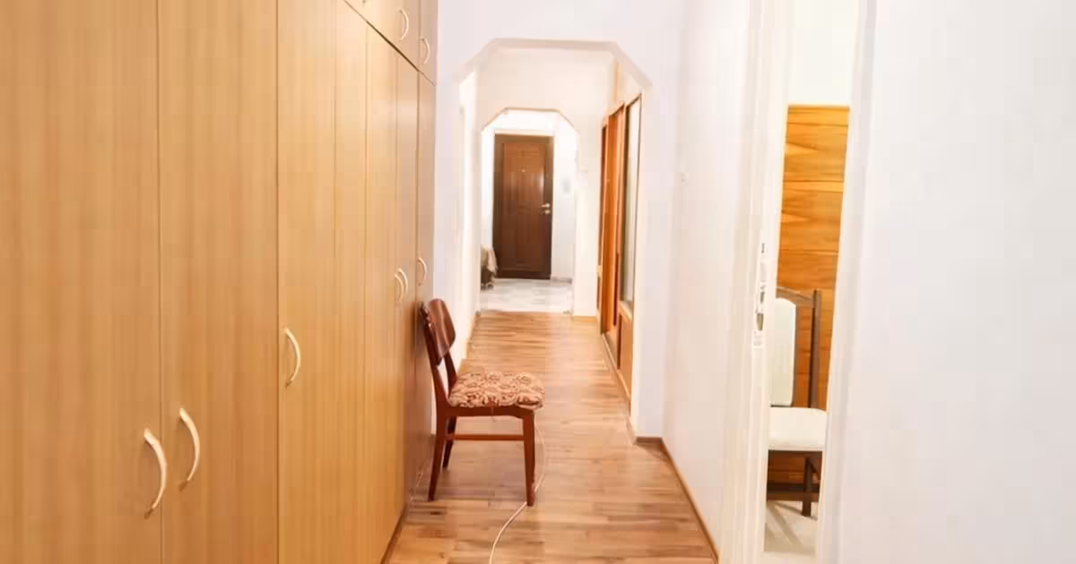 Apartament de vânzare cu 4 camere în zona City Park Mall, Constanța